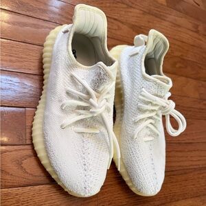 YEEZY BOOST 350 V2 - TRIPLE WHITE